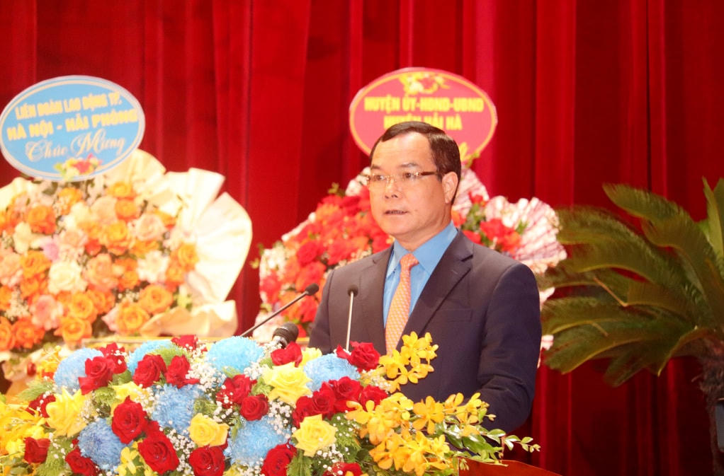 Chủ tịch Tổng Liên đoàn Lao động Việt Nam Nguyễn Đình Khang phát biểu tại Đại hội. Ảnh: Thu Chung.