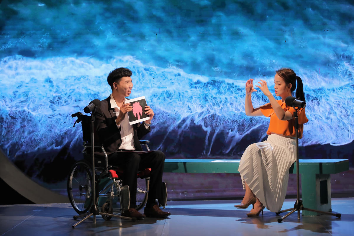 Đặng Hoàng An tự tin, cởi mở trên sân khấu "Trạm yêu thương".