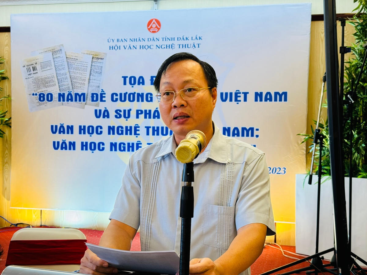 Ông Huỳnh Chiến Thắng, Tỉnh ủy viên, Phó Trưởng Ban Thường trực, Ban tuyên giáo Tỉnh ủy Đắk Lắk phát biểu.