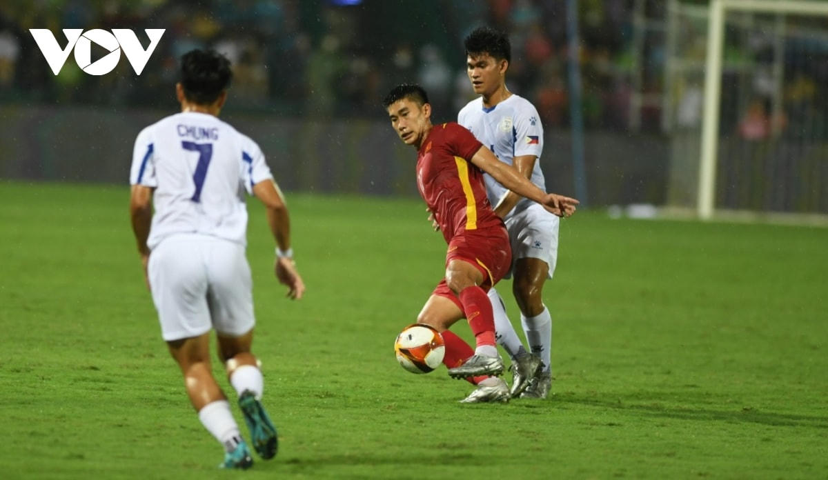 U23 Việt Nam có trận đấu khó khăn hơn dự kiến trước U23 Philippines. (Ảnh: VOV). 