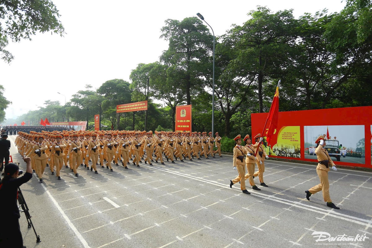 diễu binh25