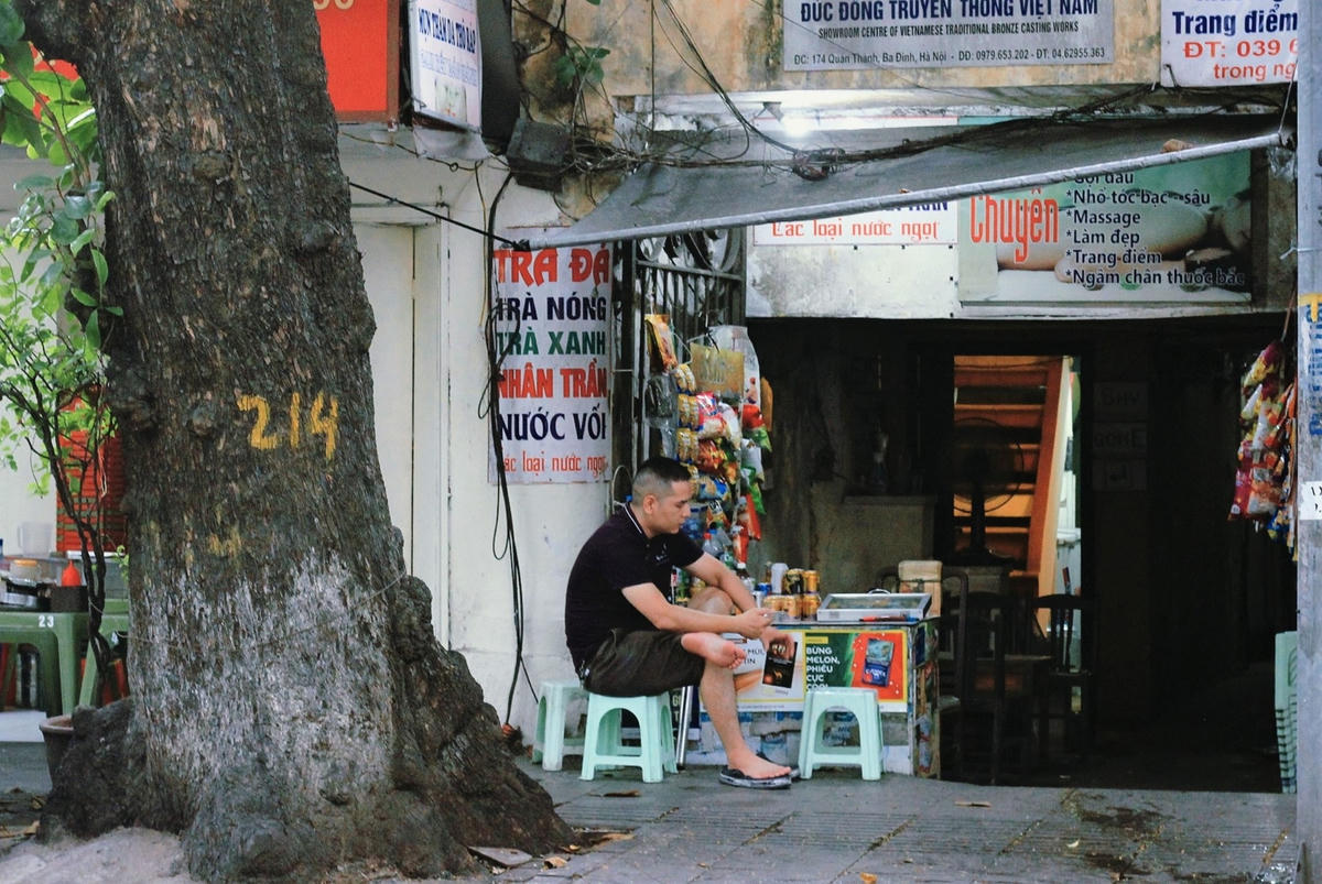 Những góc lặng bình yên bên ly trà đá. Ảnh: Ngọc Ánh.