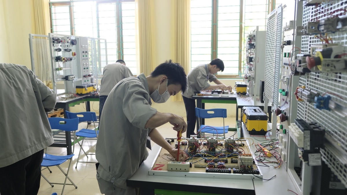 Các trường nghề vẫn chưa là sự lựa chọn của học sinh tốt nghiệp THPT. Ảnh: TL.
