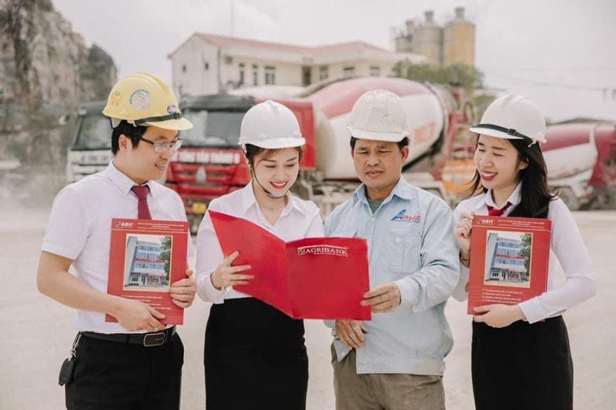 Đẩy mạnh tín dụng hỗ trợ doanh nghiệp phát triển