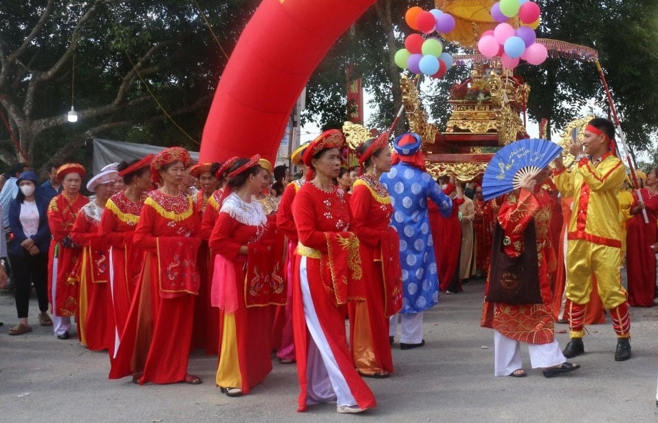 [ẢNH] Nam Định: Tri ân tiền nhân, dân làng tôn tạo đền cổ