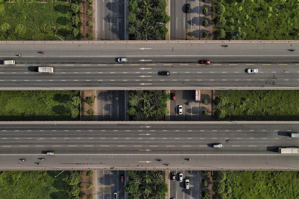 Một điểm giữa QL5 phía cắt qua đường Võ Nguyên Giáp tại xã Vĩnh Ngọc.