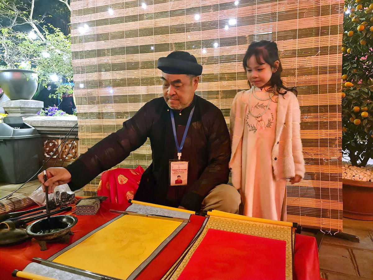 Xin chữ là một nét đẹp truyền thống mỗi dịp Tết đến Xuân về.  