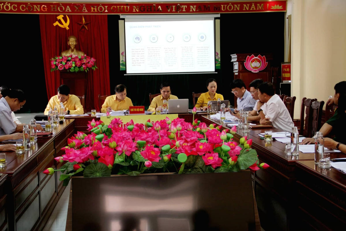 Lãnh đạo Ủy ban MTTQ Việt Nam tỉnh Nghệ An chủ trì hội nghị phản biện xã hội về Dự thảo Quy hoạch tỉnh Nghệ An tầm nhìn đến 2050.