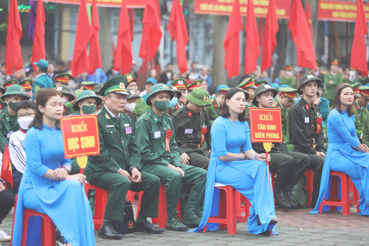 Sáng 7/2, tại Hà Tĩnh có 1.445 tân binh lên đường nhập ngũ.