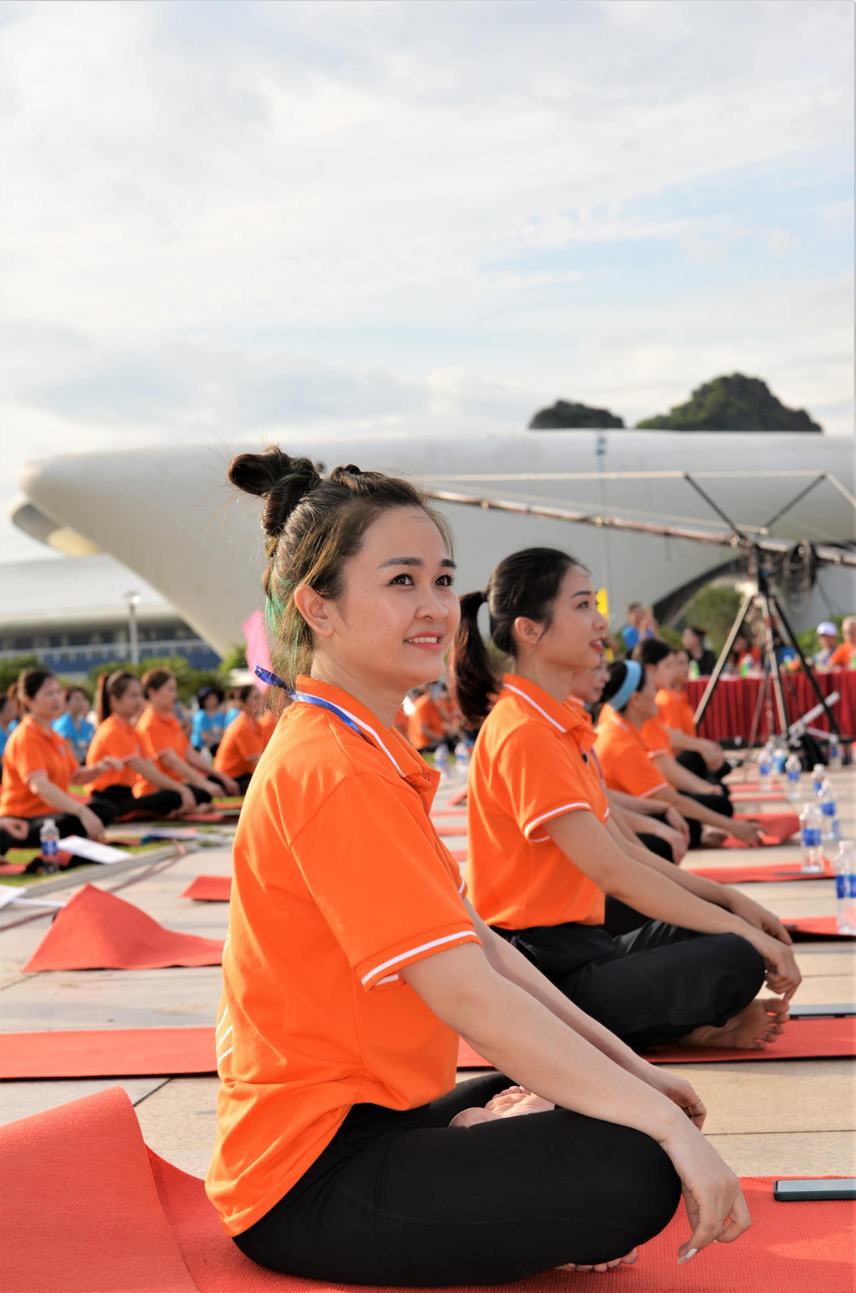 [Ảnh] Quảng Ninh: Gần 3.000 người đồng diễn Yoga tại Ngày Quốc tế Yoga lần thứ 8