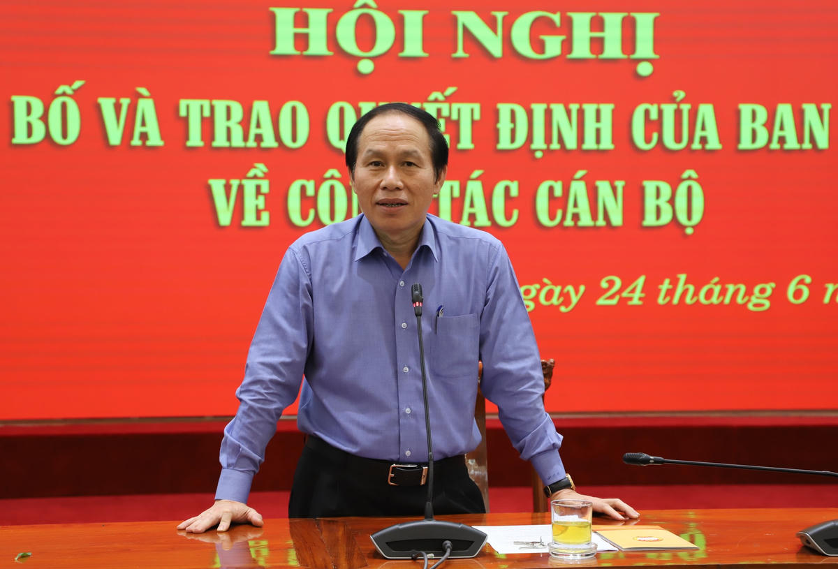 Phó Chủ tịch - Tổng Thư ký Lê Tiến Châu phát biểu tại Hội nghị.