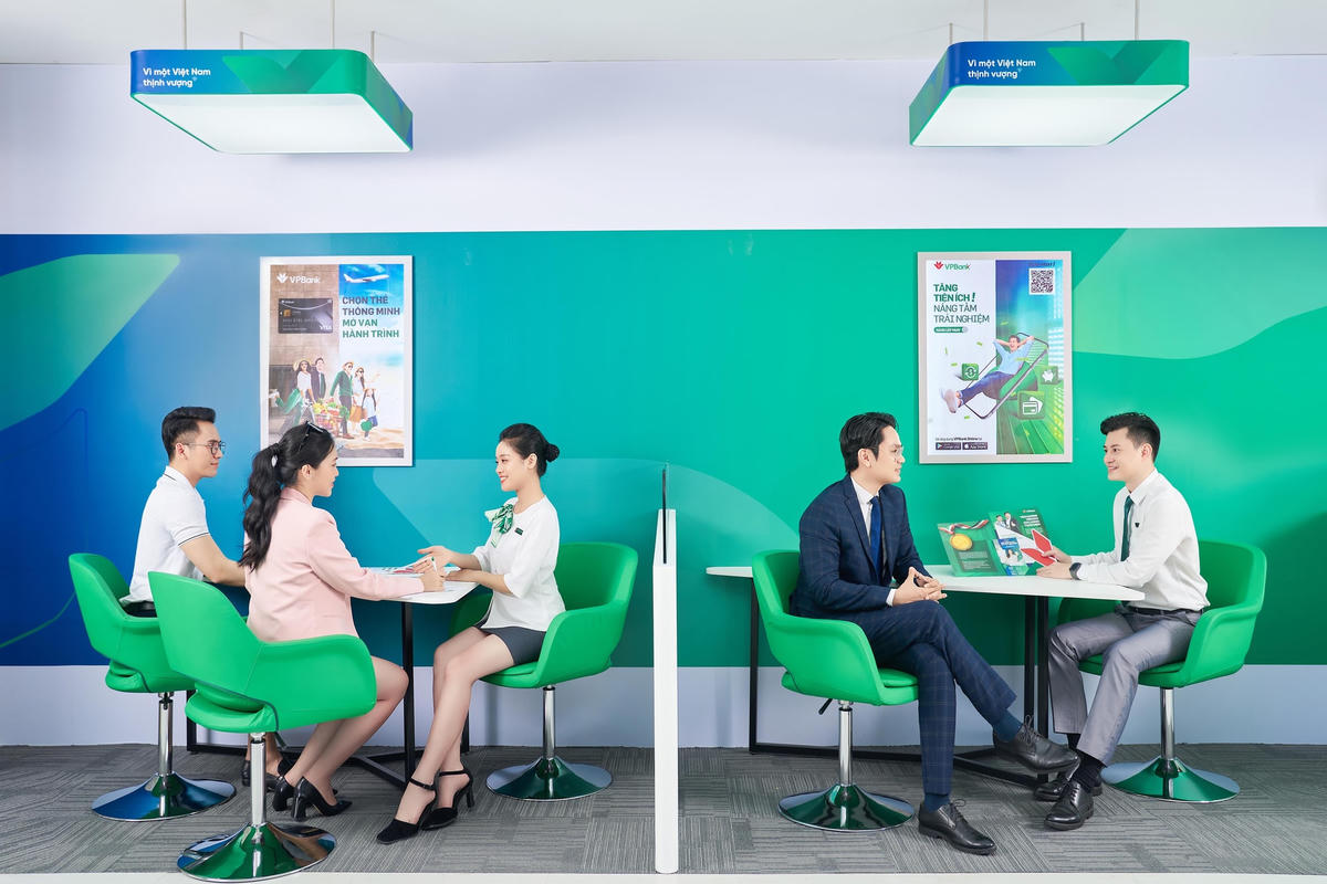 Xu hướng gửi tiết kiệm trực tuyến: Chiều khách như cách của VPBank