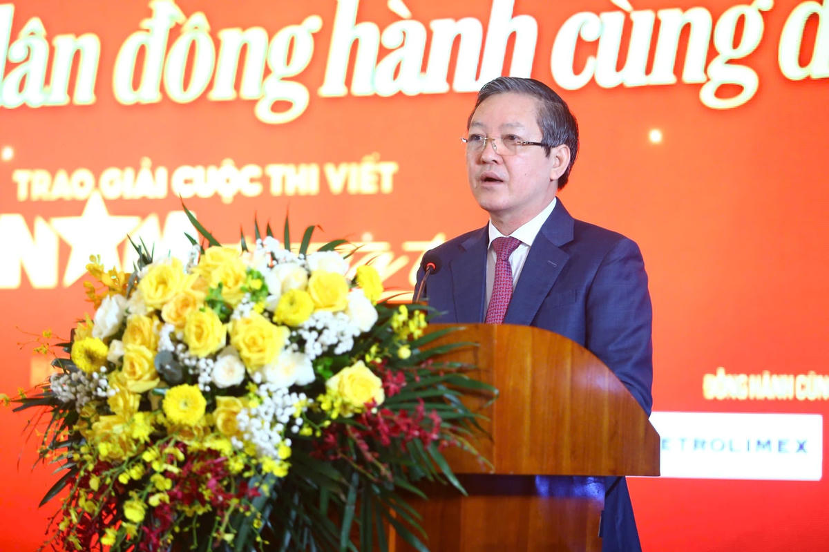 đoàn 27-8