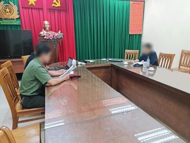 Sau khi làm việc, cả 4 cá nhân cam kết tự xóa bỏ thông tin sai sự thật và cam kết không tái phạm. (Ảnh: CACC).