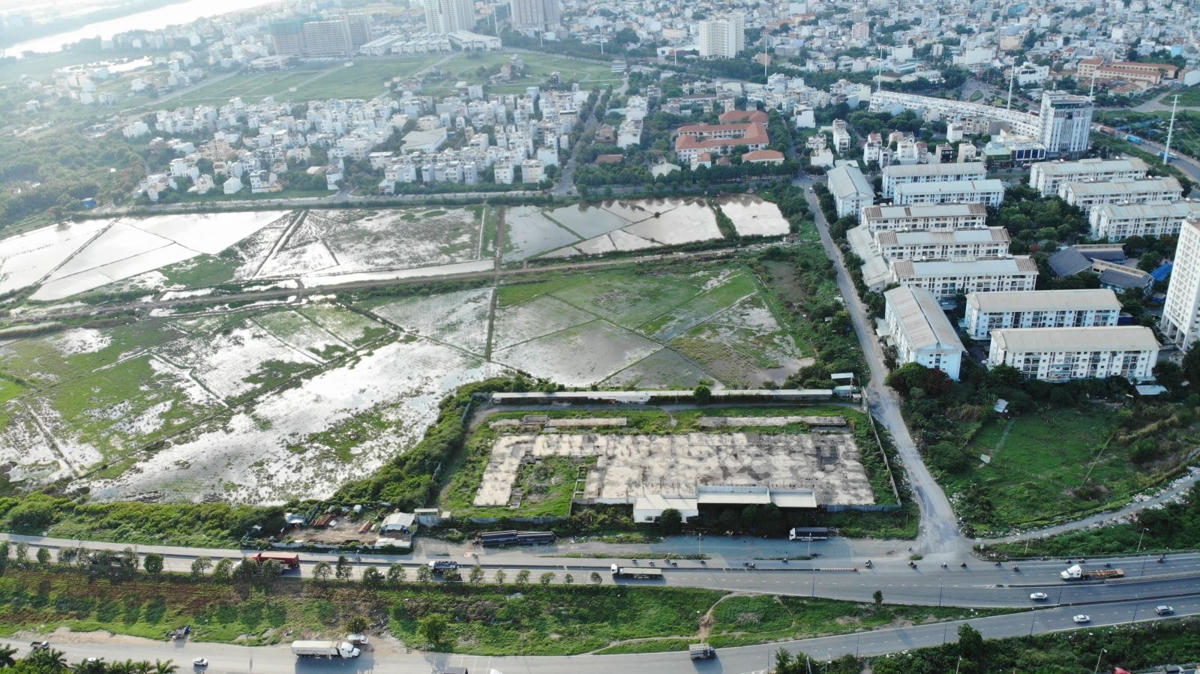 Dự án Văn phòng đại diện, nhà khách tỉnh Hậu Giang và khu thương mại dịch vụ kết hợp căn hộ đang vướng quy định về đất ở không thể triển khai.