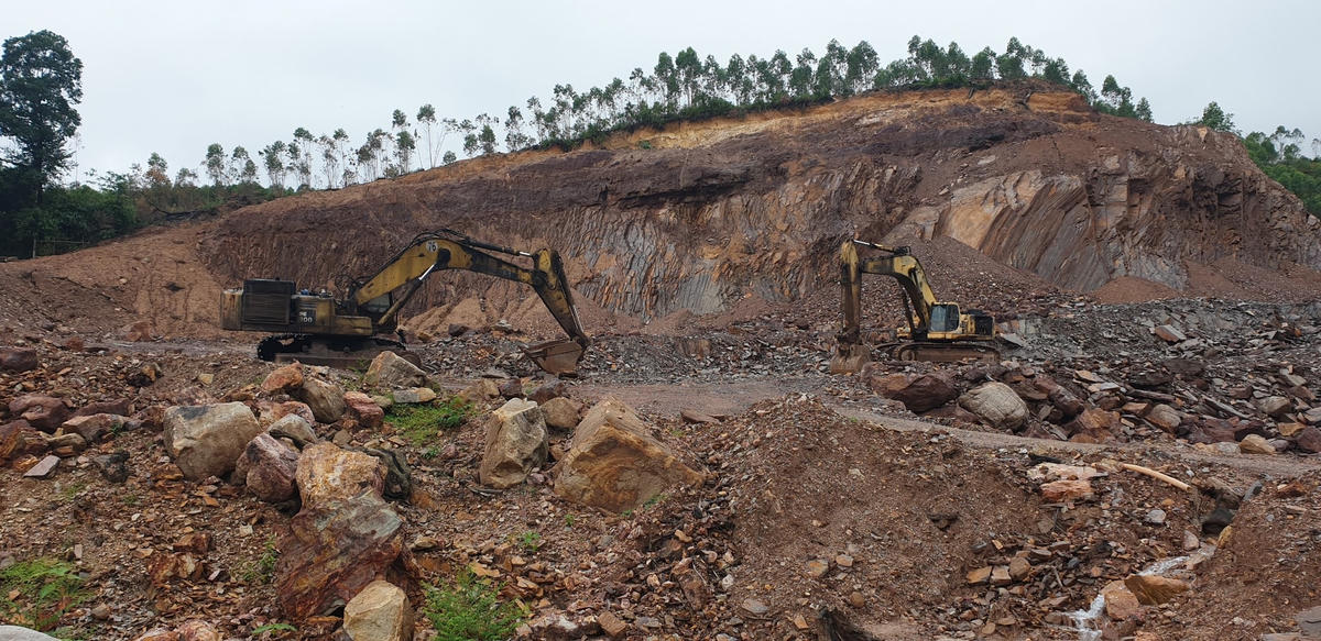 Mỏ đất đồi chỉ đáp ứng một lượng nhỏ nhu cầu vật liệu san lấp cho các dự án tại Quảng Ninh. 