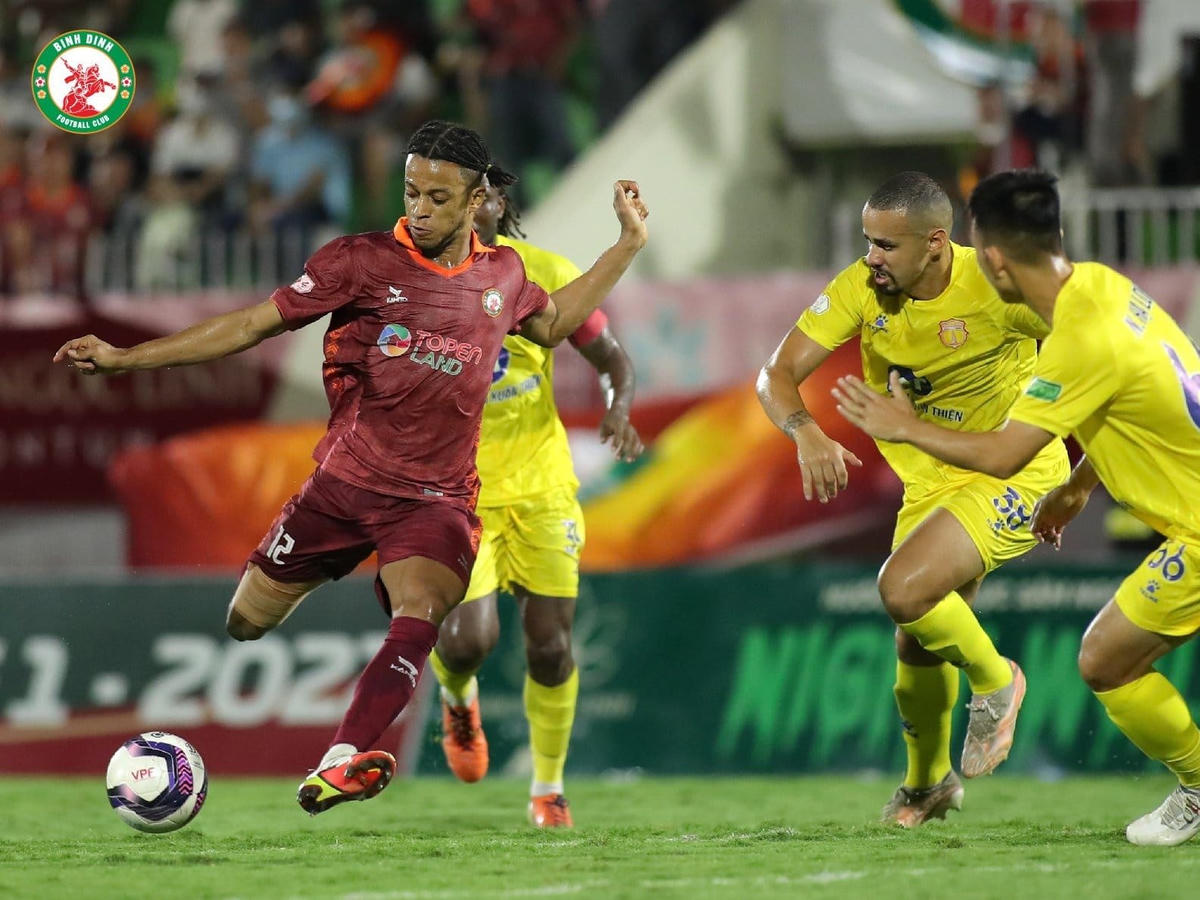 Bình Định đón tiếp Nam Định với quyết tâm chiến thắng để bám đuổi ngôi đầu.