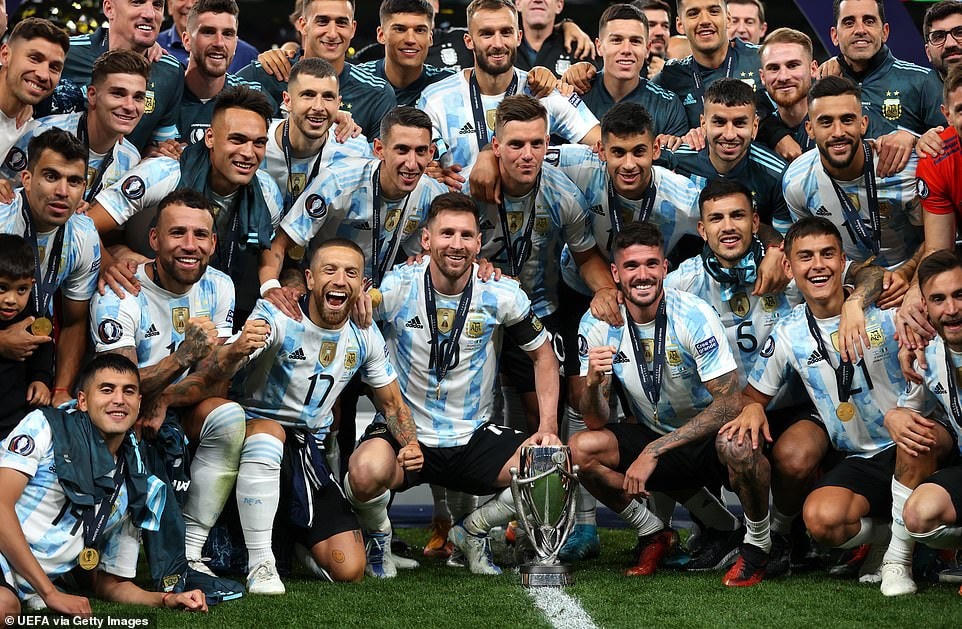 Thắng thuyết phục Italy 3-0, Argentina giành Siêu Cúp Liên lục địa lần đầu tiên kể từ năm 1993.