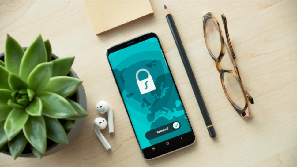 Đảm bảo sử dụng mật khẩu mạnh cho những tài khoản trực tuyến. Ảnh: Unsplash.