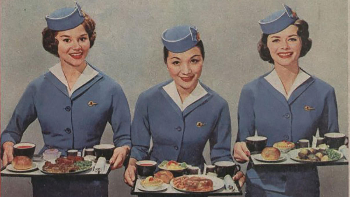 Trở về trước, máy bay là một hoạt động xa xỉ cao cấp, ăn uống trên máy bay là một thế giới khác xa với những món ăn bọc nhựa ngày nay. Ảnh: CNN.