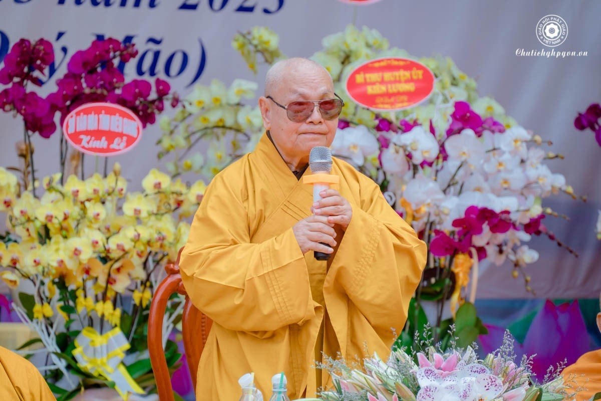 Trưởng lão Hòa thượng Thích Thiện Nhơn, Chủ tịch Hội đồng Trị sự GHPG Việt Nam ban đạo từ tại lễ động thổ xây dựng công trình.