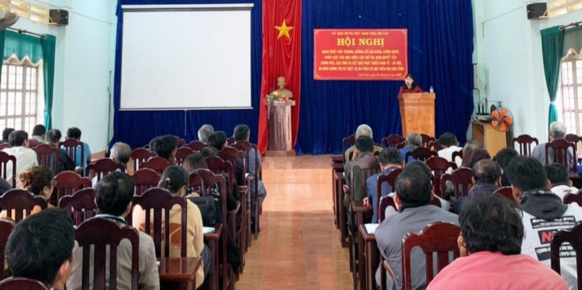 Các đại biểu tham dự hội nghị.