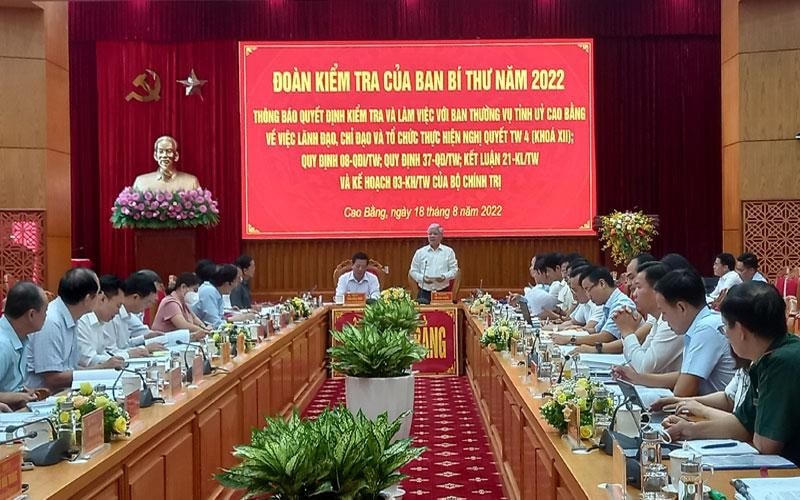 Bí thư Trung ương Đảng, Chủ tịch UBTƯ MTTQ Việt Nam Đỗ Văn Chiến phát biểu tại buổi làm việc.