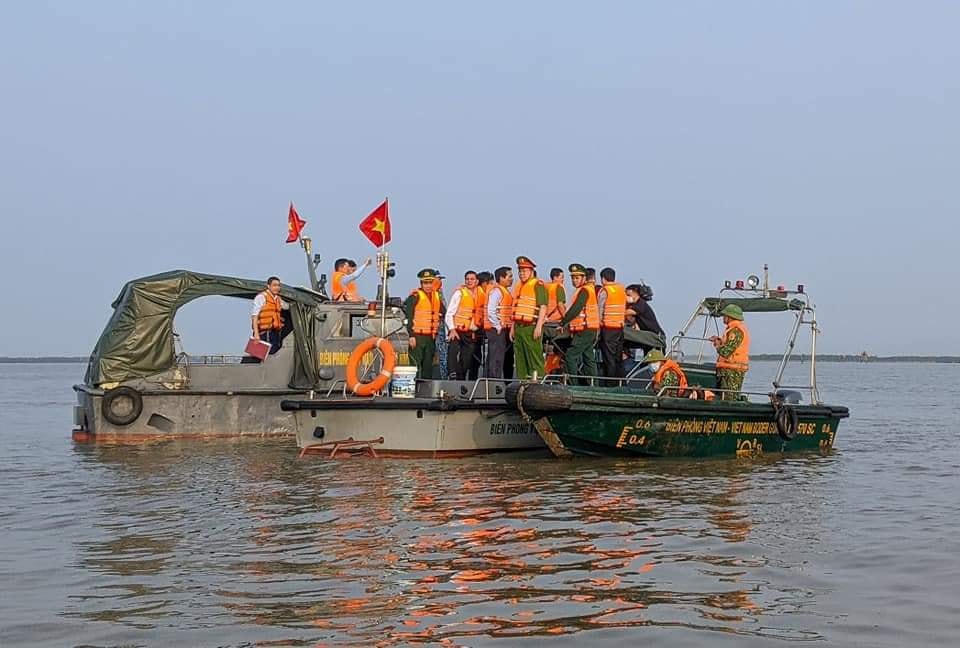 Hải Phòng: Phê bình Chủ tịch 2 huyện chậm xử lý hộ nuôi ngao tự phát