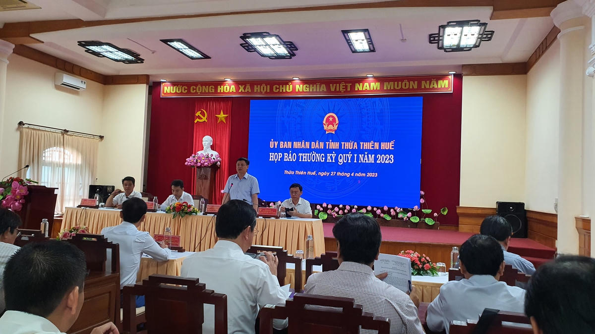 Ông Nguyễn Thanh Bình, Phó Chủ tịch Thường trực UBND tỉnh Thừa Thiên - Huế phát biểu tại buổi họp báo.