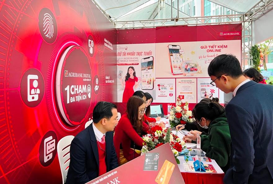 Agribank và Đại học Quốc gia Hà Nội ký kết thỏa thuận hợp tác toàn diện