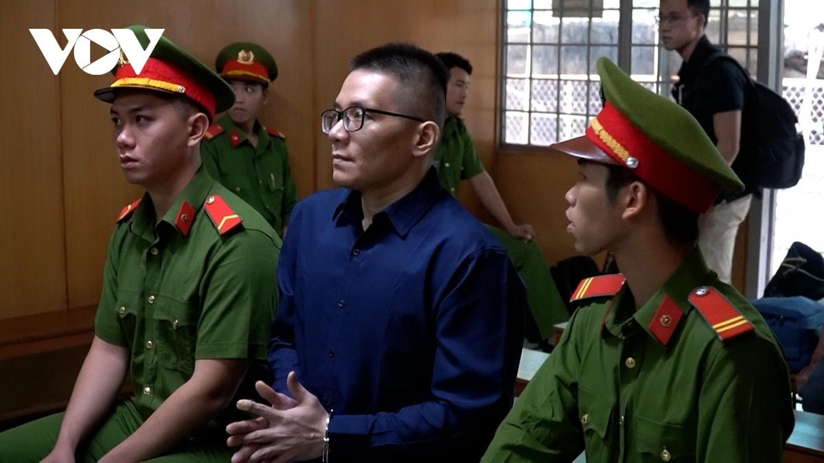 Bị cáo Nhâm Hoàng Khang tại phiên tòa sáng nay (6/1). (Ảnh: Tỷ Huỳnh). Nguồn: VOV.