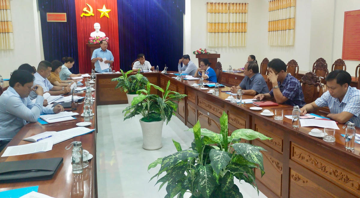 Quang cảnh buổi làm việc.