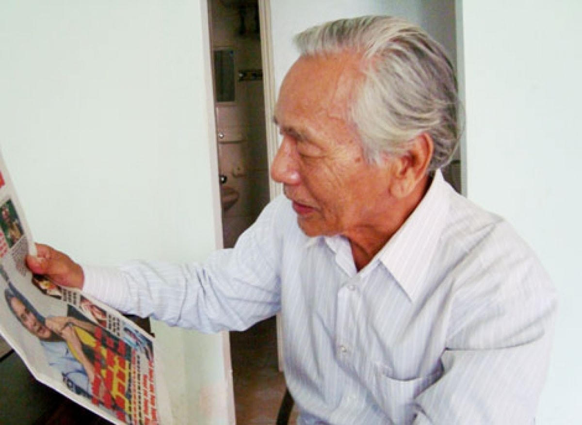 Tác giả ca khúc “Chào em cô gái Lam Hồng”. 