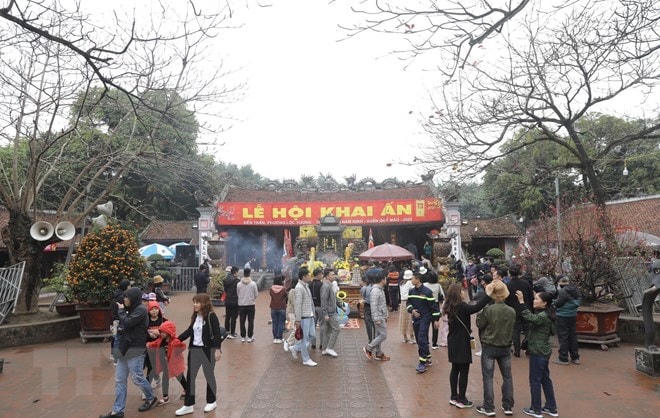 Năm nay, không gian Lễ hội Khai ấn đền Trần được mở rộng với khu quảng trường trung tâm thuộc giai đoạn 1 của dự án Khu di tích lịch sử Văn hóa Trần đã hoàn thành. (Ảnh: Minh Quyết/TTXVN)