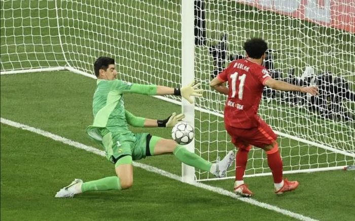 Courtois cứu thua ngoạn mục.