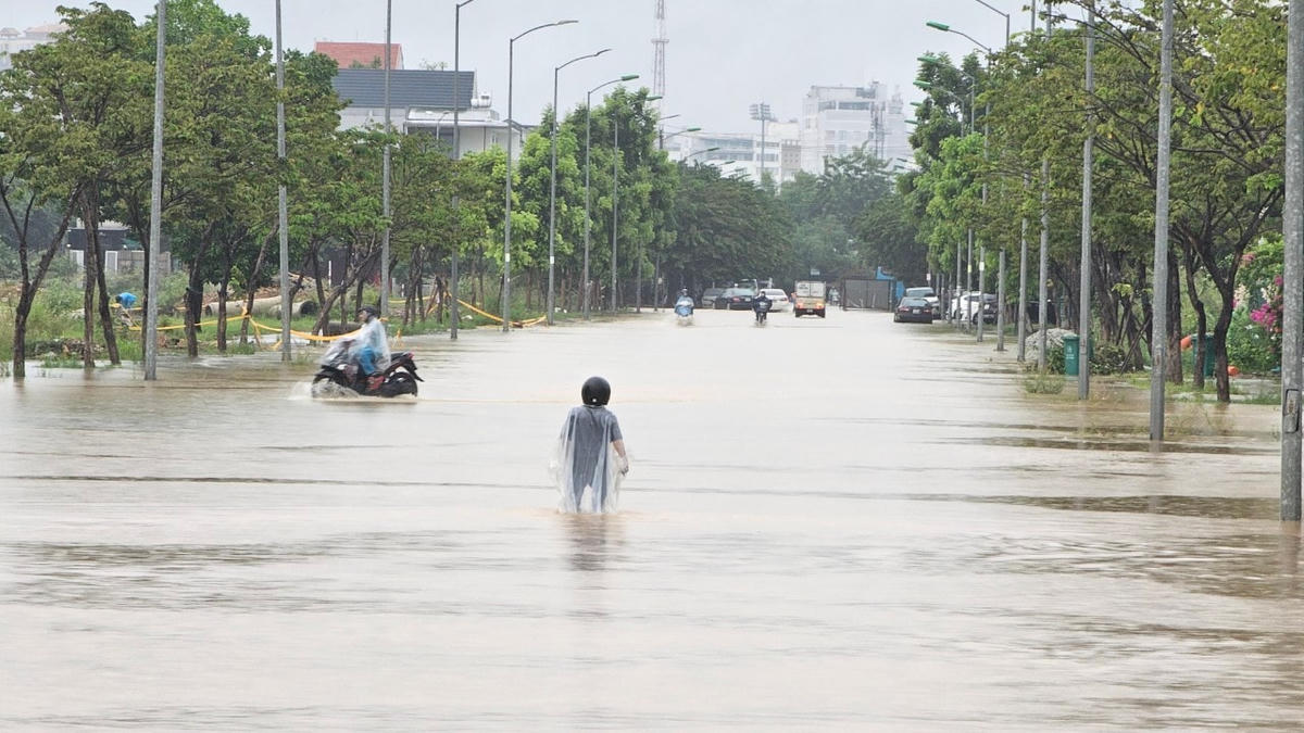 Trong 6 giờ tới, tại khu vực tỉnh Thừa Thiên - Huế vẫn tiếp tục có mưa, mưa vừa, có nơi mưa to.