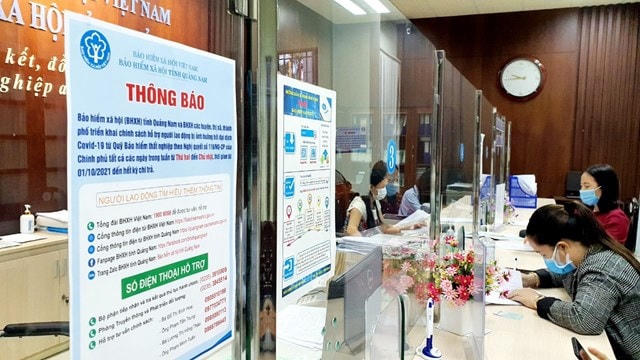 BHXH Việt Nam đã triển khai giảm đóng vào các quỹ BHXH và chi hỗ trợ từ nguồn quỹ BHTN với tổng kinh phí trên 45.444 tỷ đồng cho người lao động và người sử dụng lao động (Ảnh: BHXH Quảng Nam).