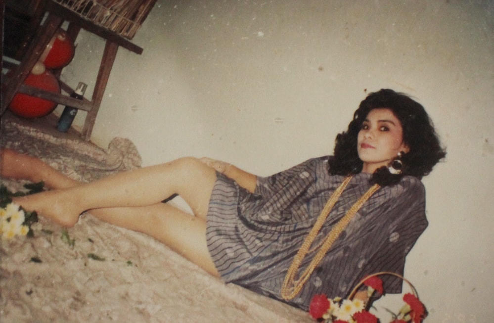 NSND Thanh Hoa có vóc dáng nhỏ nhắn, gương mặt tròn và đôi mắt sáng.