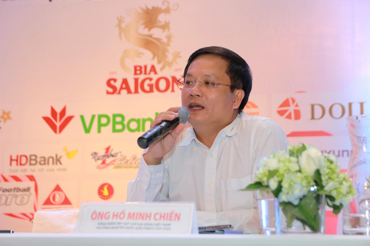 Nhà báo Hồ Minh Chiến, Tổng Biên tập Tạp chí Gia đình Việt Nam, Trưởng BTC Press Cup 2022 phát biểu tại cuộc họp báo.