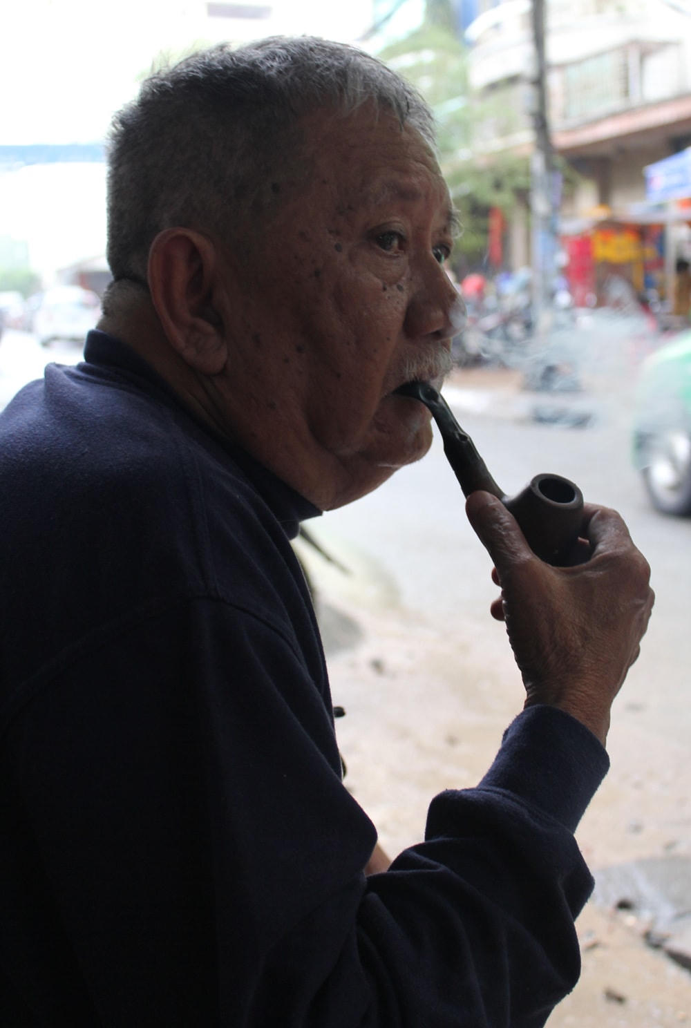 Nhà văn Mạc Can. Ảnh: Hoàng Thu Phố.