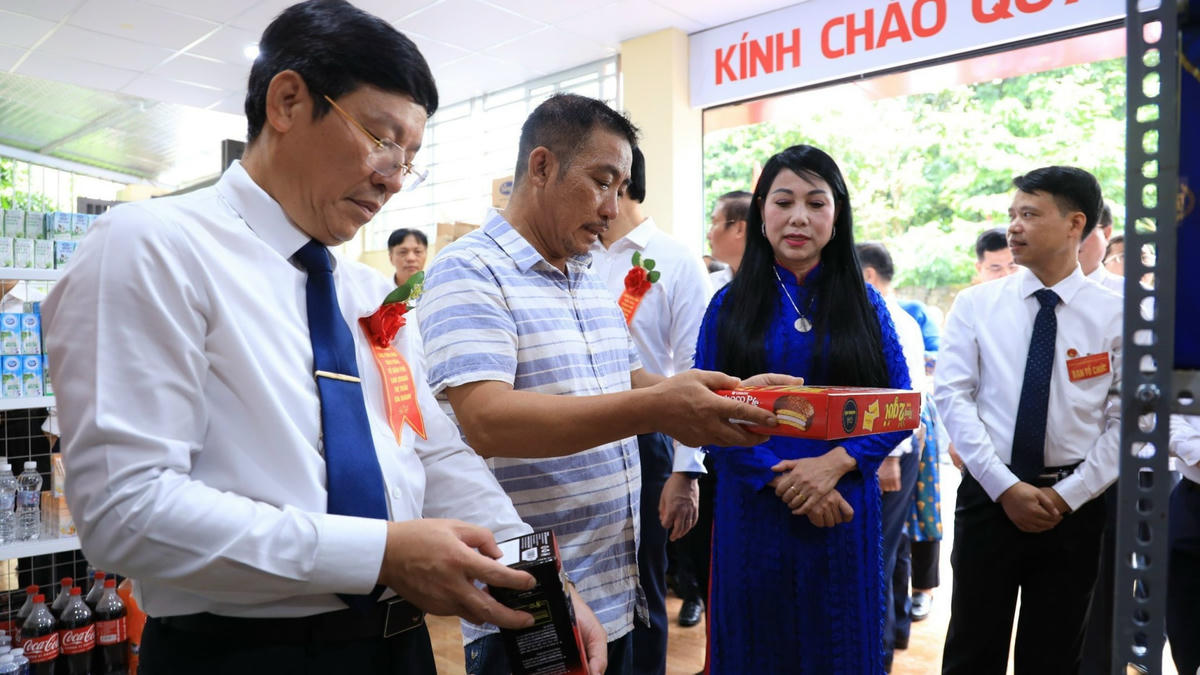 Khánh thành Khu thiết chế văn hóa, thể thao Làng văn hóa kiểu mẫu Tổ dân phố Tam Quang, thị trấn Gia Khánh