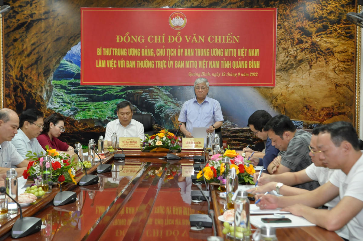 Quang cảnh buổi làm việc.