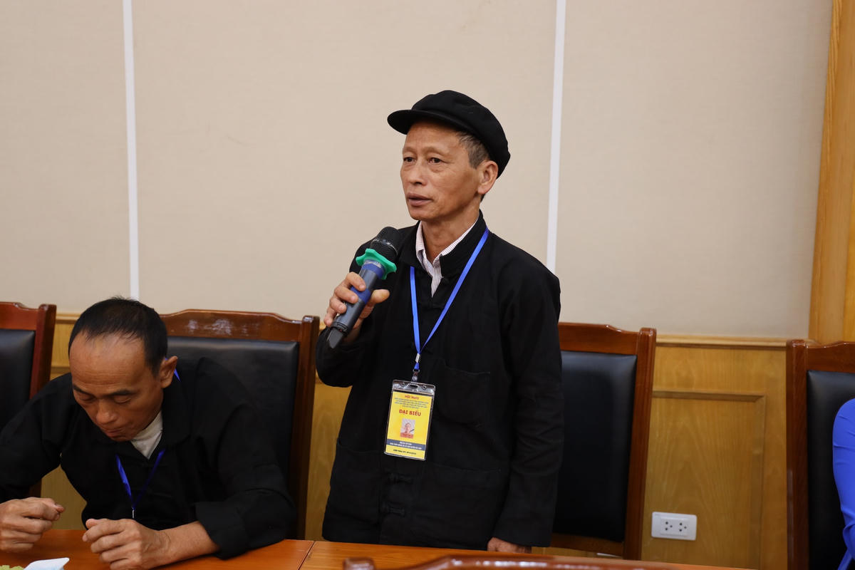 Đại diện đoàn đại biểu điển hình tiên tiến trong đồng bào dân tộc tỉnh Bắc Kạn phát biểu tại buổi gặp mặt