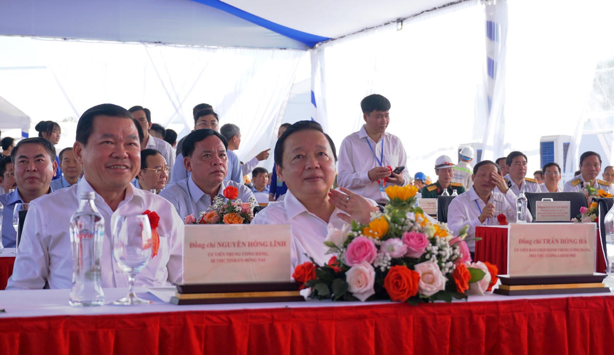 Phó Thủ tướng Chính phủ Trần Hồng Hà dự lễ khởi công. Ảnh: Mạnh Thìn.