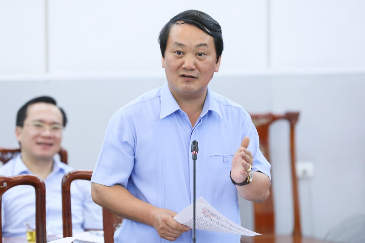 Bộ trưởng, Chủ nhiệm Ủy ban Dân tộc Hầu A Lềnh phát biểu tại Hội thảo.