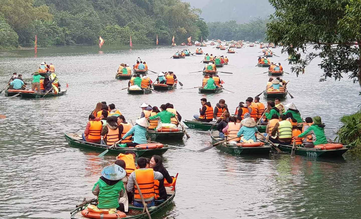 Khu du lịch Tràng An vẫn là điểm hút khách du lịch nhất của Ninh Bình