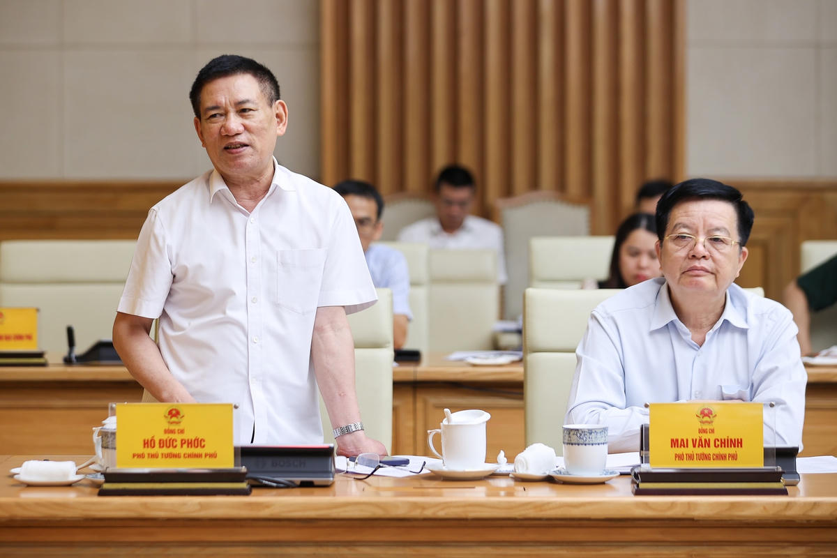 Thủ tướng chủ trì cuộc họp về triển khai tổ chức chính quyền địa phương 2 cấp- Ảnh 5.