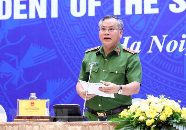 Thiếu tướng Nguyễn Văn Long, Thứ trưởng Bộ Công an trả lời câu hỏi của phóng viên các cơ quan thông tấn, báo chí trong nước và quốc tế. (Ảnh: Phạm Kiên/TTXVN).
