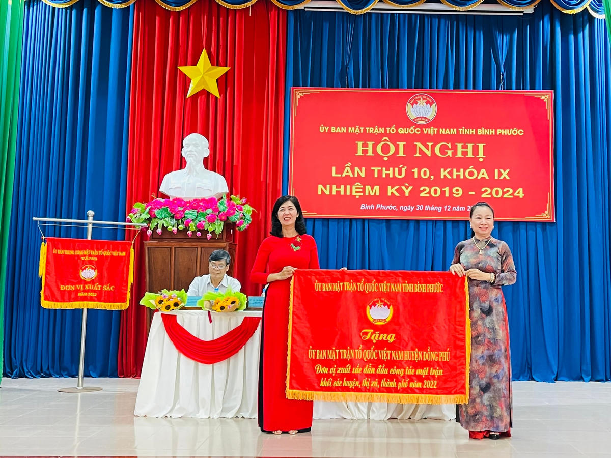 Ủy ban MTTQ Việt Nam tỉnh vinh dự được Ủy ban Trung ương MTTQ Việt Nam tặng Cờ thi đua xuất sắc năm 2022.