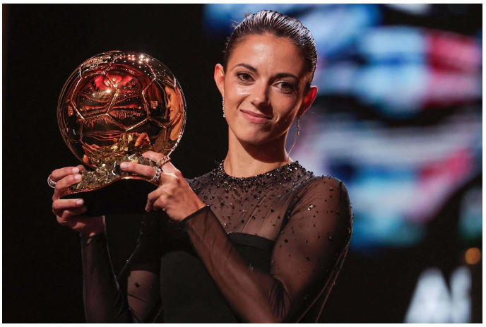 Aitana Bonmati giành giải Quả bóng vàng dành cho nữ cầu thủ (Ảnh: Goal).